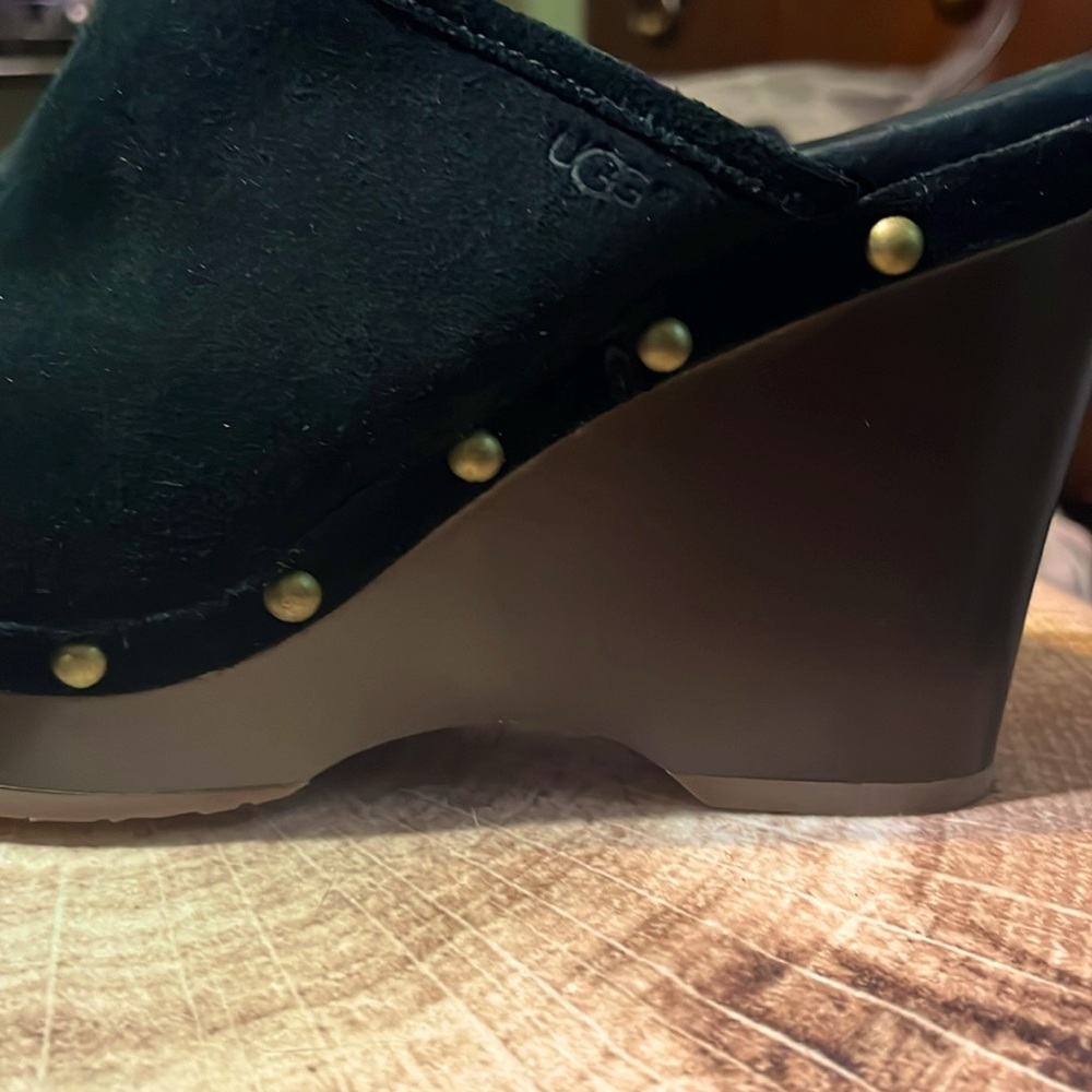 # 191-(7) UGG like new black suede leather Abbie Clogs, with leather/wool sole